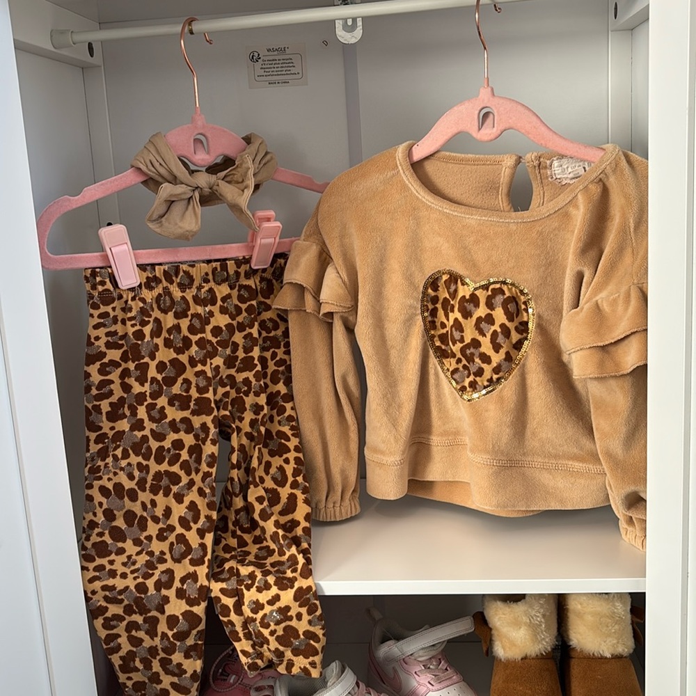 Tan Ultra Soft Long Sleeve Top with Leopard Heart with match tights  18 Months